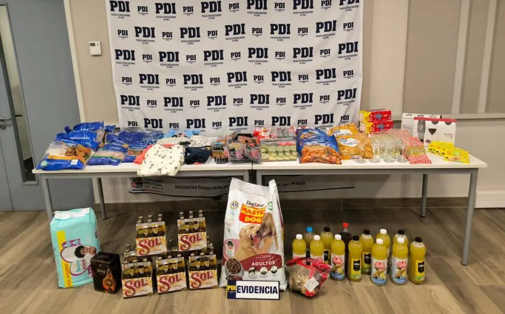 Guardia de seguridad fue detenido por sustraer $500 mil en mercadería de supermercado en Linares