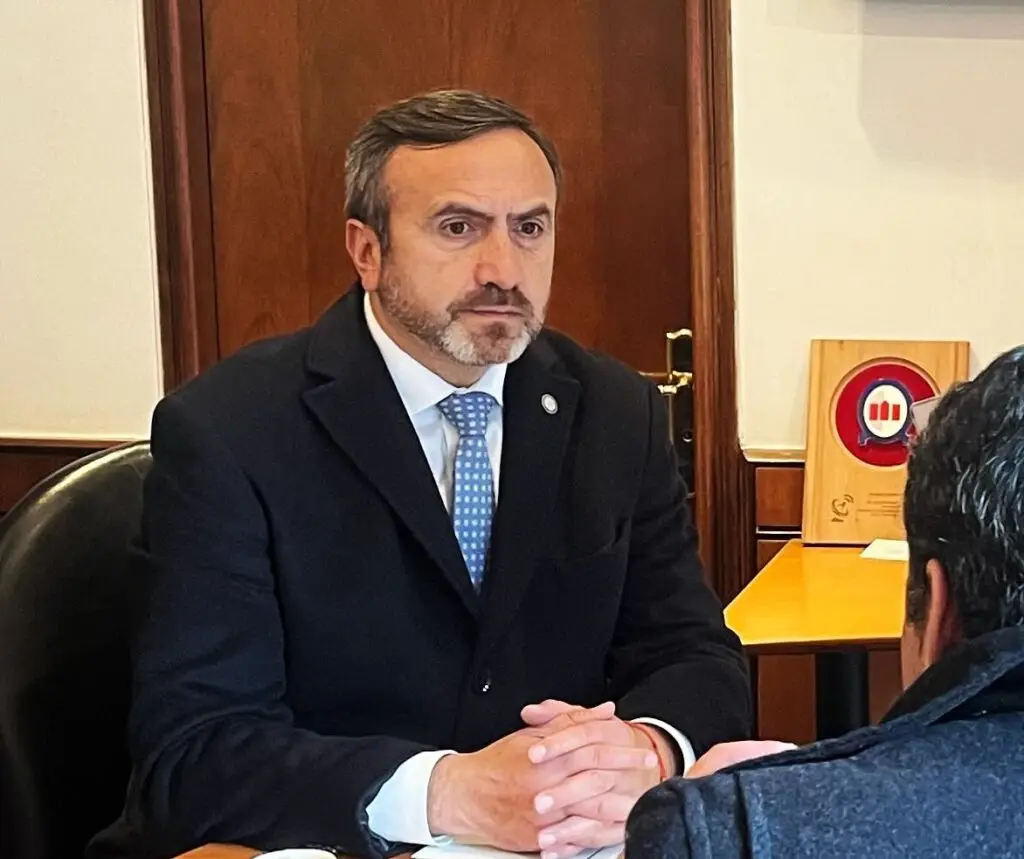 Diputado Pulgar critica proyecto que sanciona robo de cables de electricidad y acusa que cuida “el negocio de las grandes empresas”
