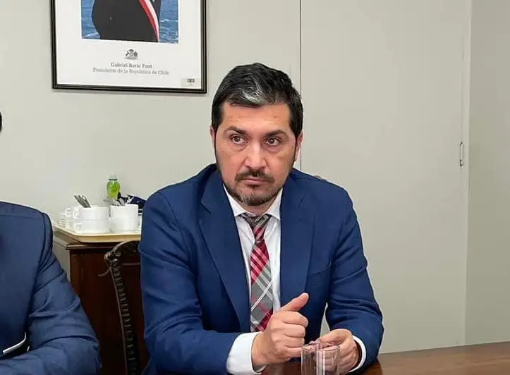 Diputado Hugo Rey solicita a Contraloría investigar listas de espera en hospitales de Curicó y Linares