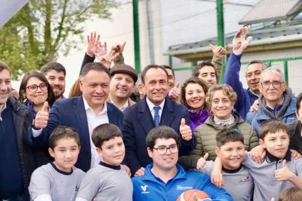 Ministro del Deporte inauguró infraestructura deportiva en Licantén