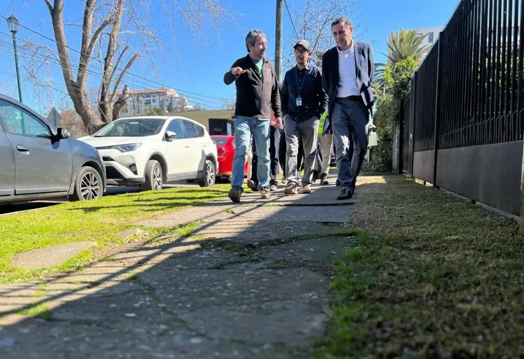 Esta semana comienza reposición de veredas en barrio San Francisco de Curicó