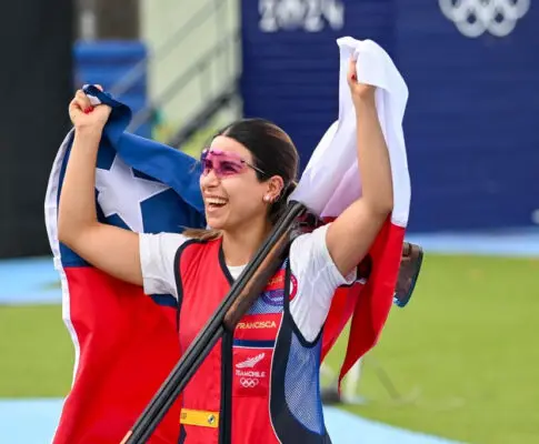 ¡Oro para Chile! Francisca Crovetto sube a lo más alto del podio olímpico en el tiro skeet