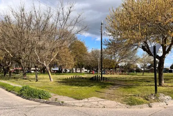 Serviu adjudicó a constructora Amulen la remodelación de la Plaza Maturana de Molina