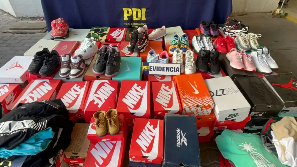 PDI detuvo a sujeto por venta de ropa falsificada en Curicó