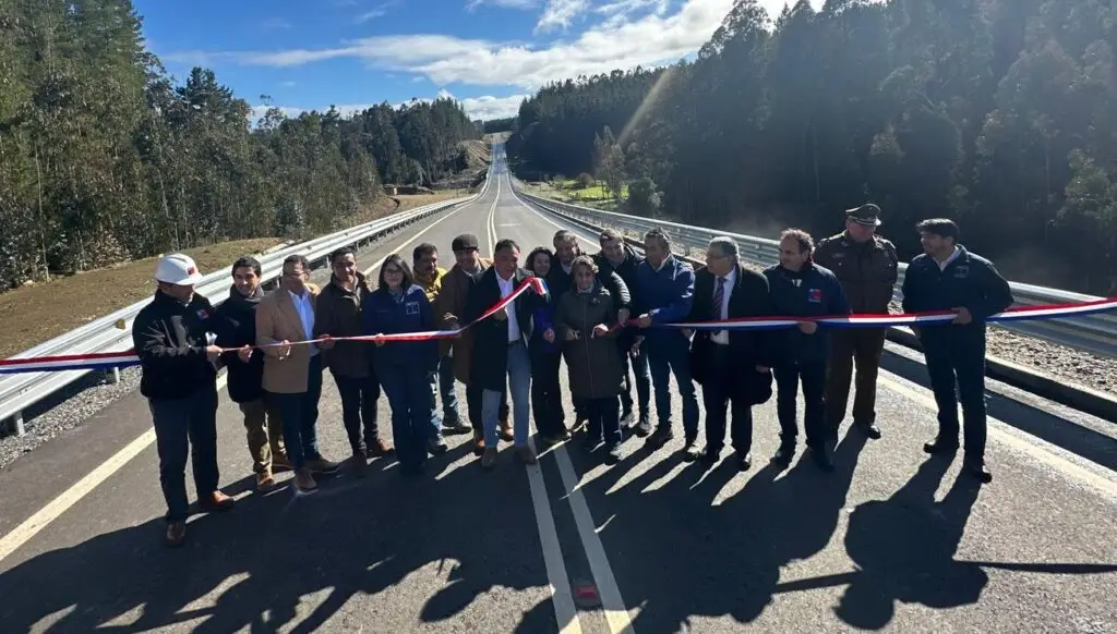 Obras Públicas confirma nueva etapa del camino que une Licantén y Llico