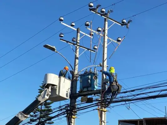 CGE anunció adelanto del pago de compensaciones legales a afectados por cortes de energía