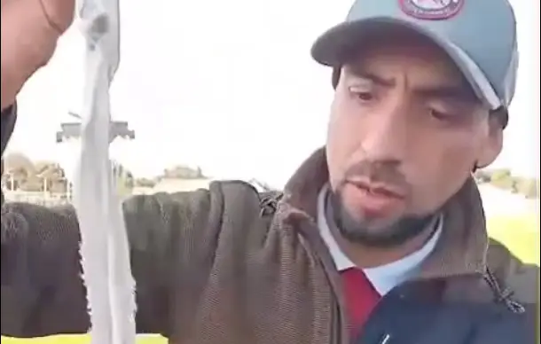 Niños encuentran volantín con 5 hojas de afeitar en Aguas Negras