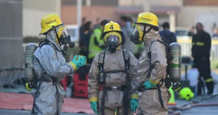 Emergencia química provoca cortes y desvíos de tránsito en Curicó