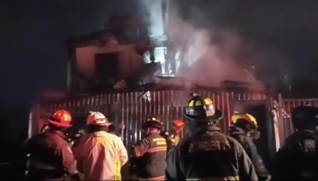 Pareja de adultos mayores fallece en voraz incendio en Talca