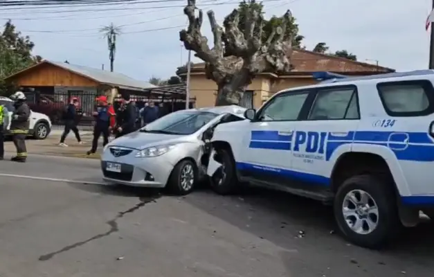 Detectives de PDI protagonizan accidente vehicular en Molina: Se dirigían a procedimiento por homicidio