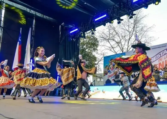 Con todo arrancó la Fiesta de la Chilenidad 2024 en la alameda Manso de Velasco de Curicó