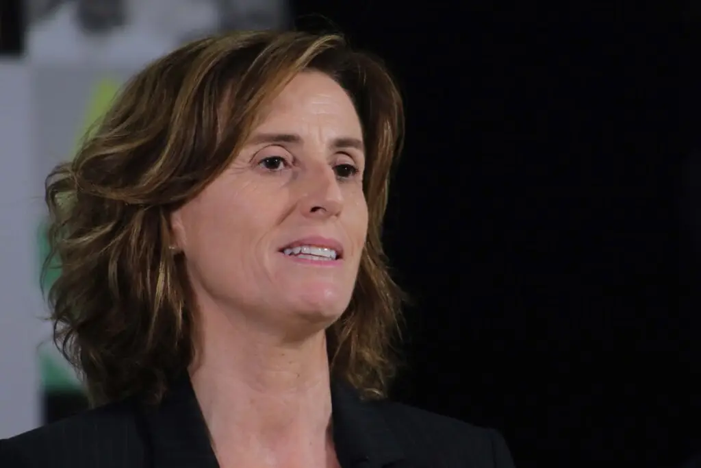 Marcela Cubillos responde a la UDI y pide investigar sueldos de militantes en cargos directivos en universidades
