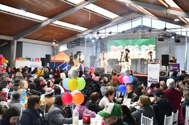 Personas mayores de Sagrada Familia celebraron en evento “Pasamos Agosto”