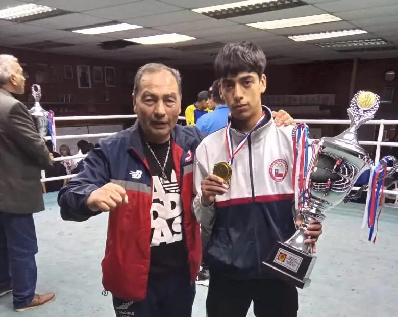 Boxeador curicano Vicente Neira se tituló campeón de Chile