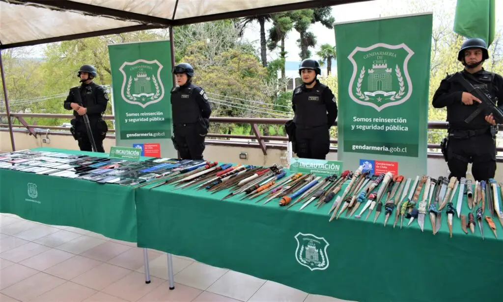 Gendarmería del Maule incautó más de 400 elementos prohibidos tras allanamientos en cárceles