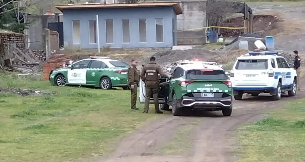 Investigan inhumación ilegal de extranjero en cementerio parroquial de Villa Prat