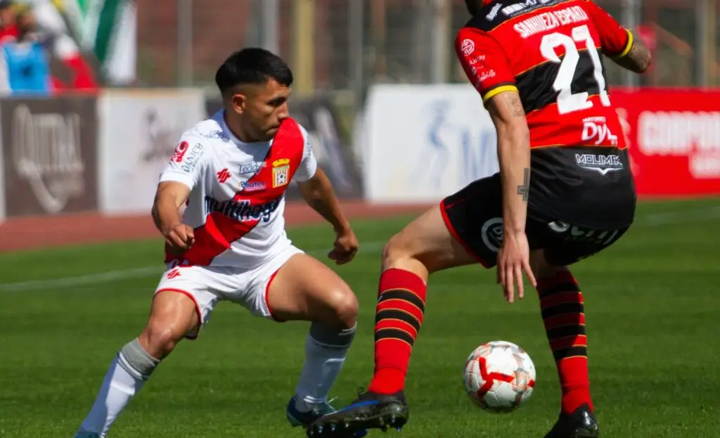 Duro castigo a Diego Rojas por su expulsión ante Rangers