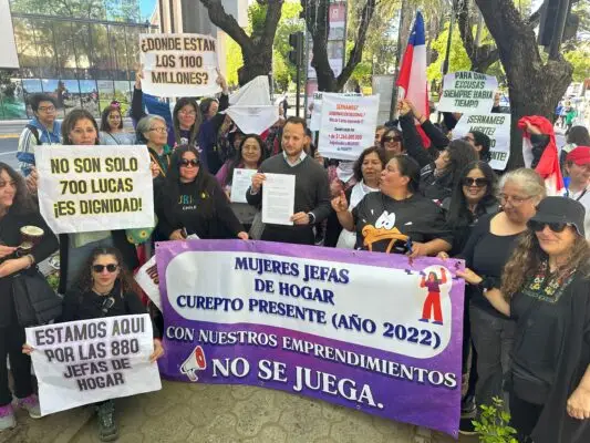 Casi 900 emprendedoras del Maule denuncian atraso de tres años en proyecto del SernamEG adjudicado en 2021