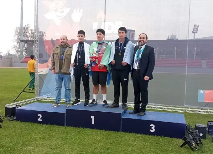 Corporación de Deportes de Rauco destacó a estudiante vicecampeón nacional de atletismo en los Juegos Deportivos Escolares 2024