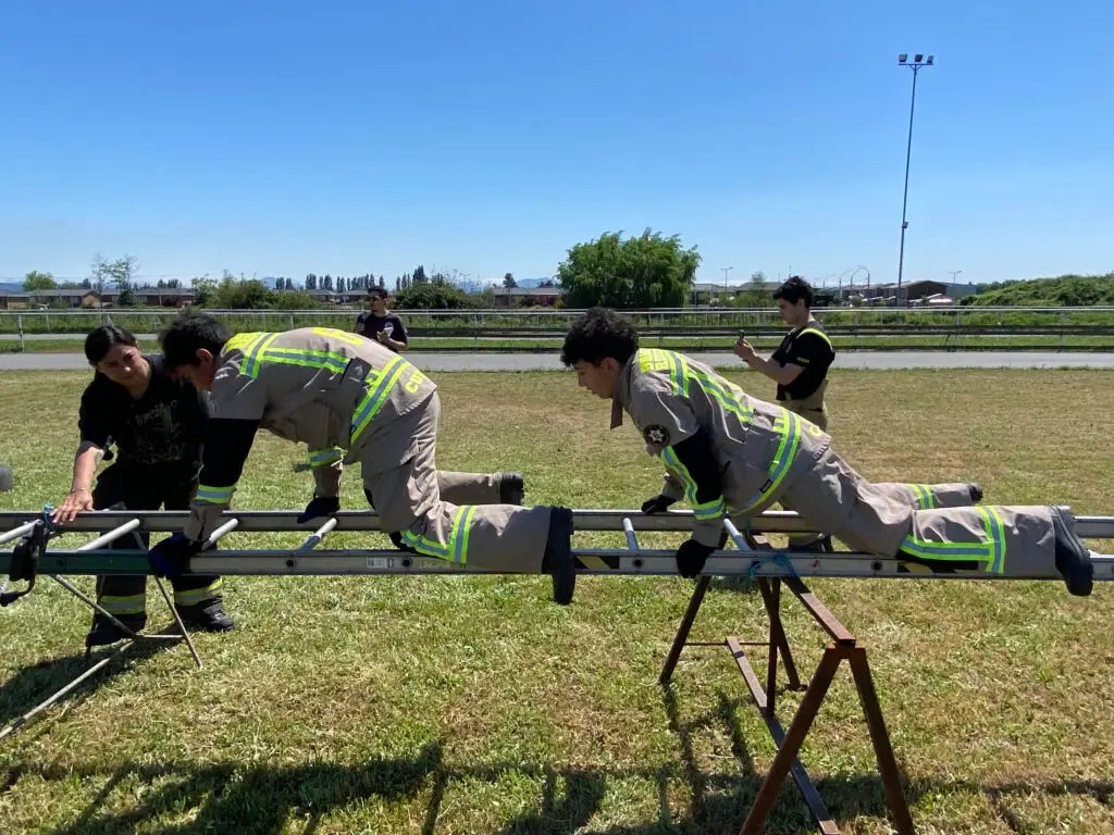 La Segunda de Bomberos Curicó celebró el 22° aniversario de su brigada juvenil