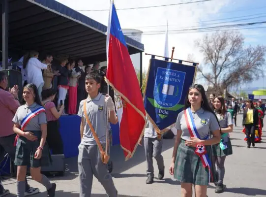 Autoridades e instituciones participaron de desfile por aniversario de Curicó en Los Niches