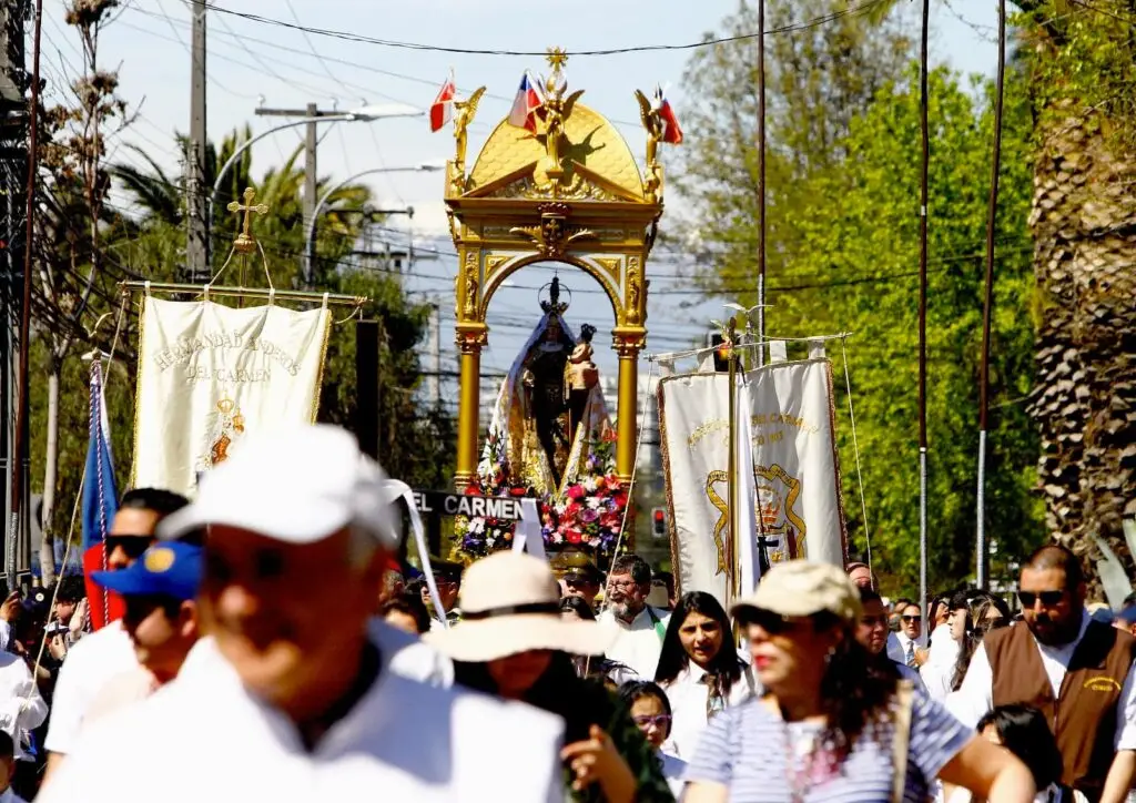 Cortes de calles con motivo de la procesión a la Virgen del Carmen en Curicó