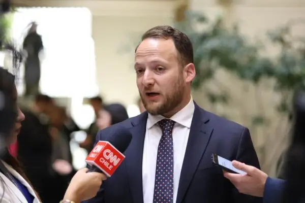 Diputado Guzmán exige respuestas por fondos desaparecidos para escuelas de Curicó y oficia al Mineduc