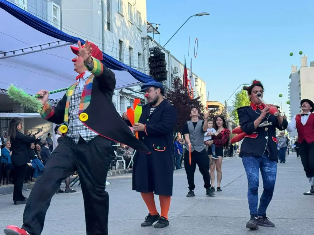 Curicó desfiló por las calles en su aniversario 281