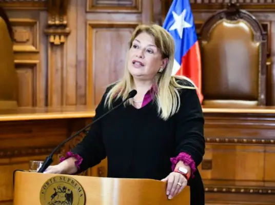 Corte Suprema removió de su cargo a ministra Ángela Vivanco