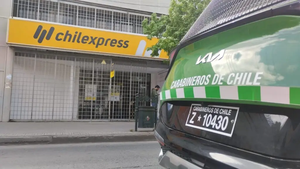 Roban especies y causan daños en sucursal de Chilexpress en Curicó