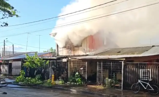 Incendio destruyó una vivienda en Población Santos Martínez de Curicó