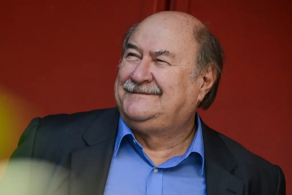 A los 83 años murió el escritor Antonio Skármeta
