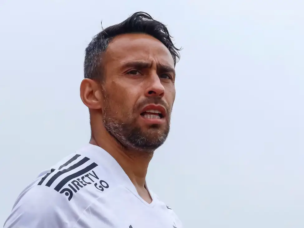 Exfutbolista Jorge Valdivia fue detenido tras ser denunciado por violación