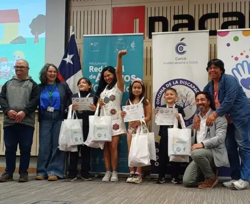 Municipio de Curicó realizó premiación del concurso Pinceles de Cambio 2024