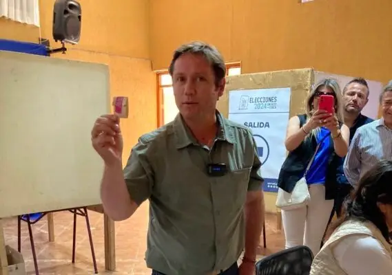 Pedro Álvarez-Salamanca emitió su voto en San Clemente