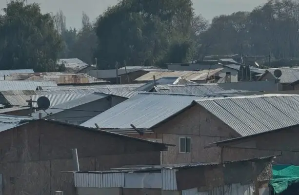 Hombre atacó a su pareja embarazada e intentó quemar vivienda en la toma de Sector Dragones Sur en Curicó
