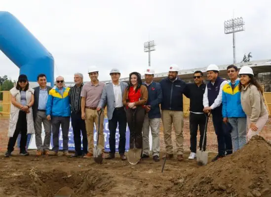 Seremi del MOP reconoce error por exclusión de consejeros regionales en ceremonia en Estadio La Granja de Curicó