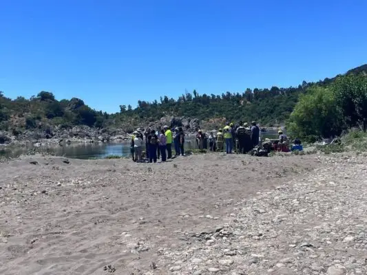 Kayakista desaparece tras caer a las aguas del río Loncomilla