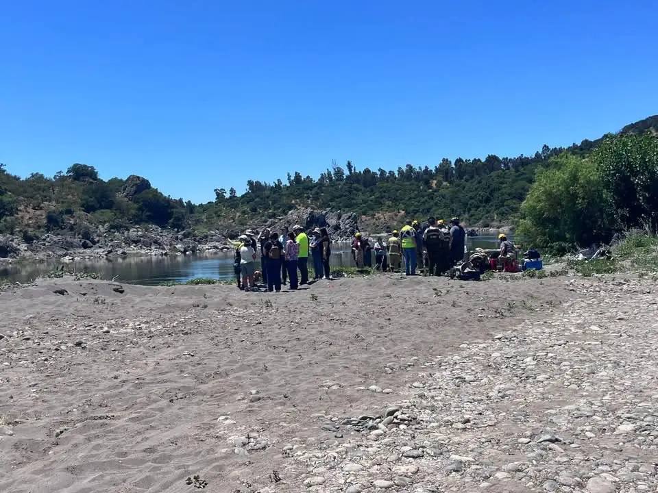 Kayakista desaparece tras caer a las aguas del río Loncomilla