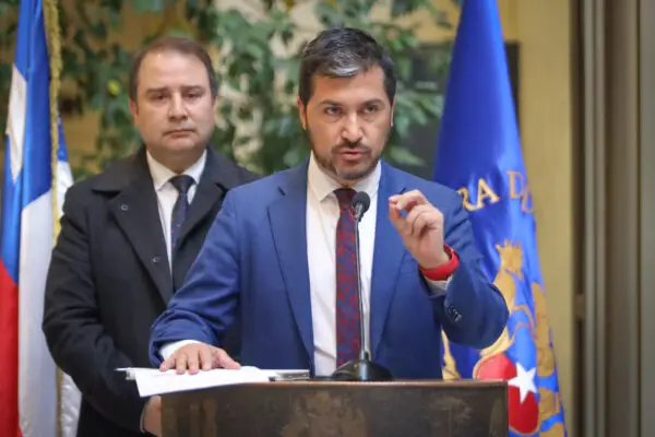 Diputado Rey exigió al Gobierno decretar alerta sanitaria por aumento en listas de espera
