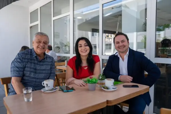Gabriel Rojas entrega su respaldo a Cristina Bravo en la segunda vuelta electoral