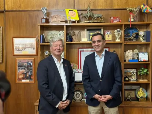 Alcalde de Curicó recibe a su sucesor en el municipio