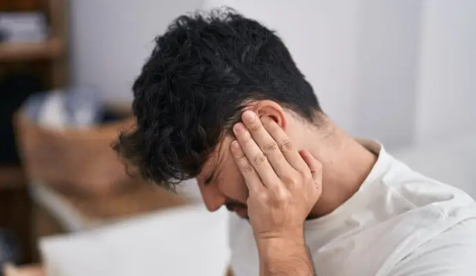 Audífonos: riesgo de daño auditivo irreversible