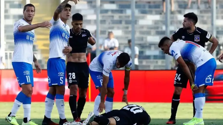 Colo-Colo sancionado por incidentes en partido contra la U. Católica: SERNAC logra condena