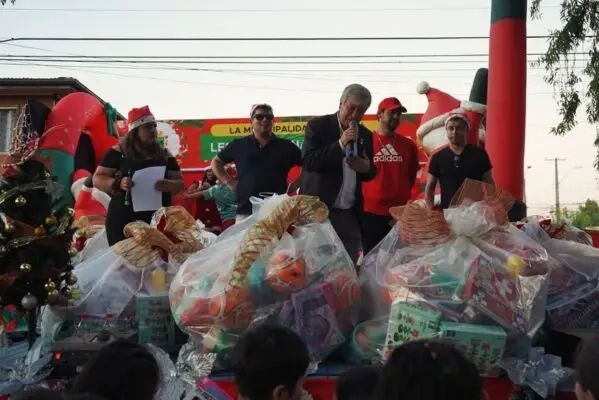 Programa “Navidad en tu Barrio” entregó regalos a cerca de 16 mil niños y niñas en Curicó