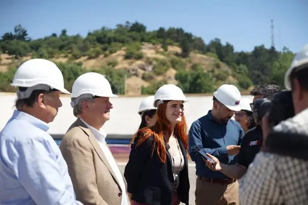 Ministra(s) del Deporte visitó obras del  Velódromo en Curicó