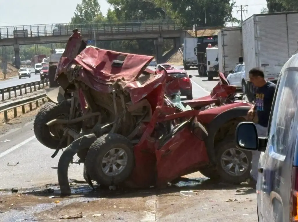 Niña de siete años falleció en colisión vehicular múltiple en la Ruta 5 frente a Talca
