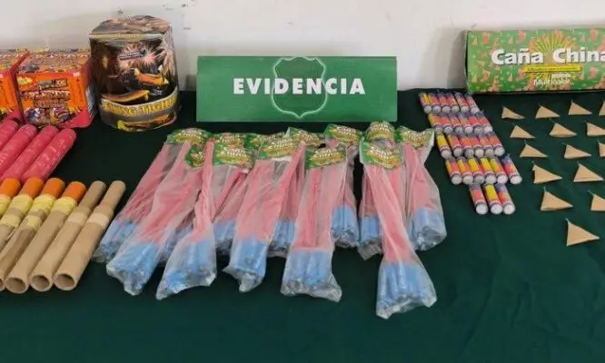 Carabineros detuvieron a sujeto que vendía fuegos artificiales frente al Estadio de Lontué