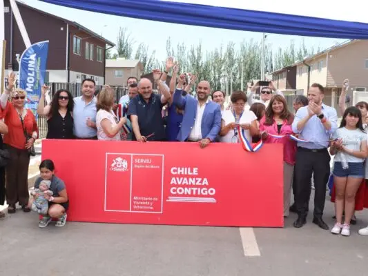 Familias del proyecto Parque del Sol en Molina recibieron las llaves de sus nuevas viviendas