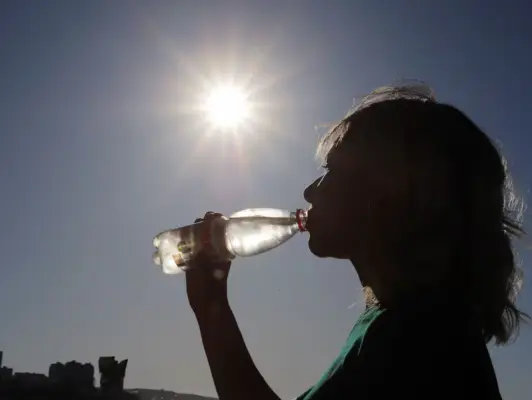 Alerta por calor extremo: Pronostican hasta 36°C en cuatro regiones de la zona central